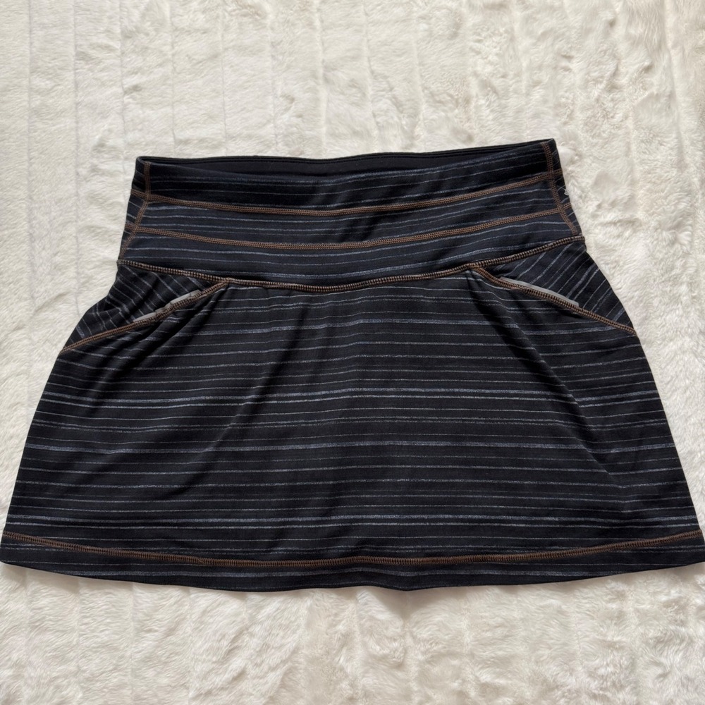 Athleta Black Striped Skort Skirt with Built-In Shorts Activewear‎ Size S